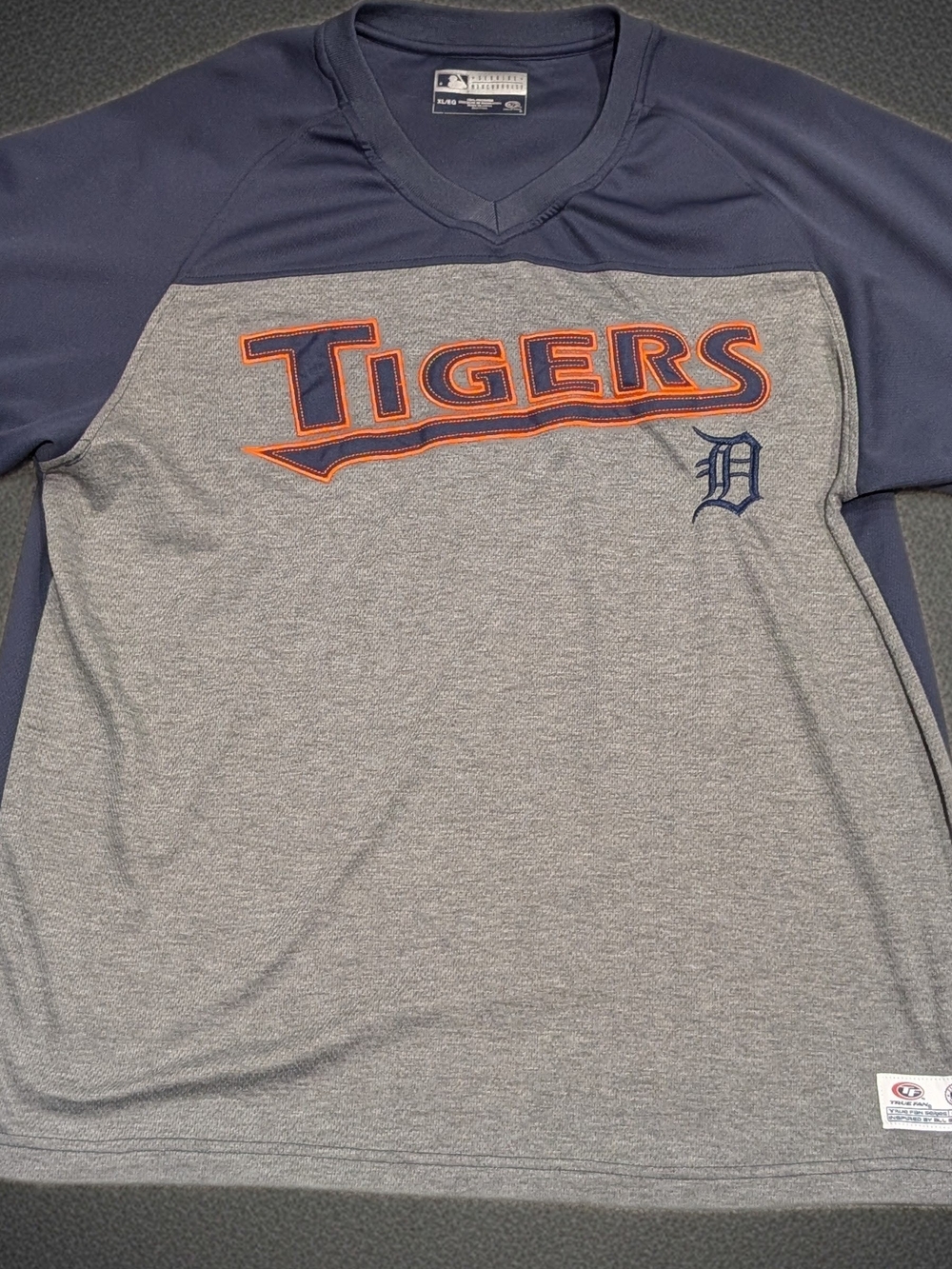 Detroit Tigers Grey and Navy Tee XL
